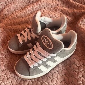 GREY ADIDAS CAMPUS 00S🩶